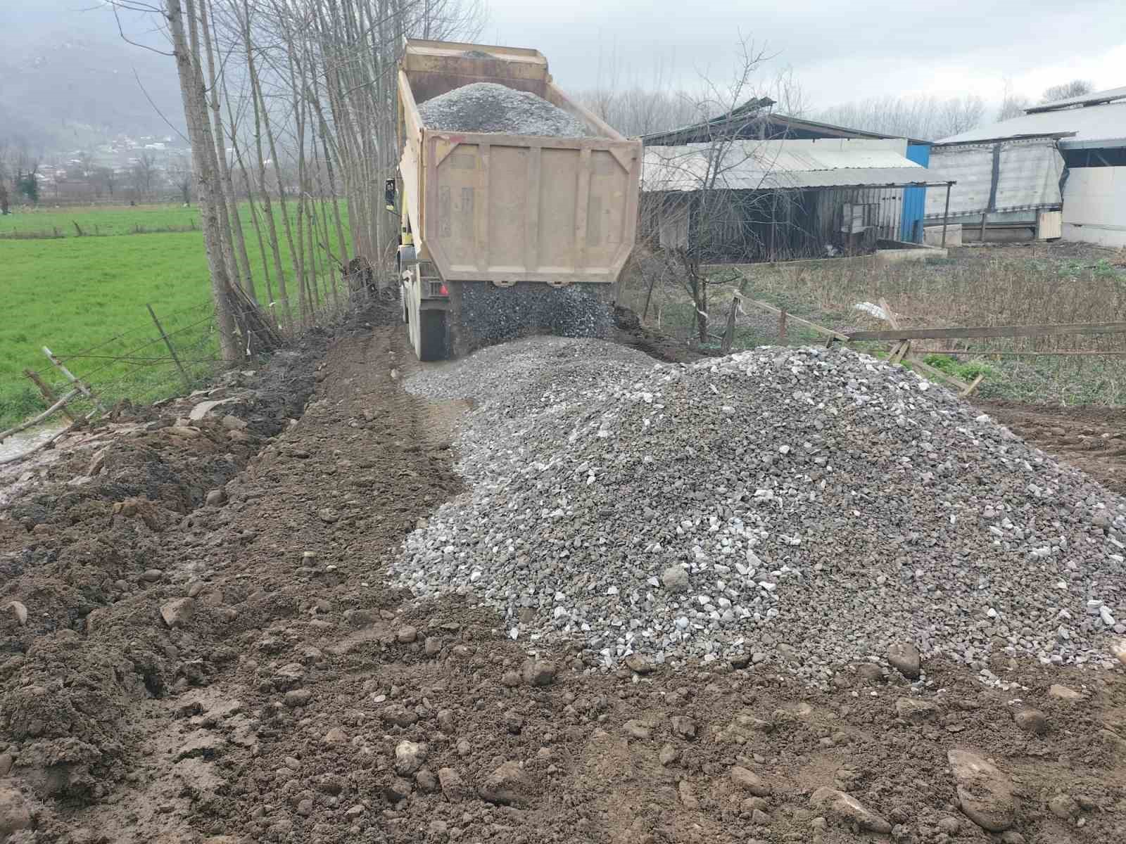 Gölyaka’da yol çalışmaları sürüyor