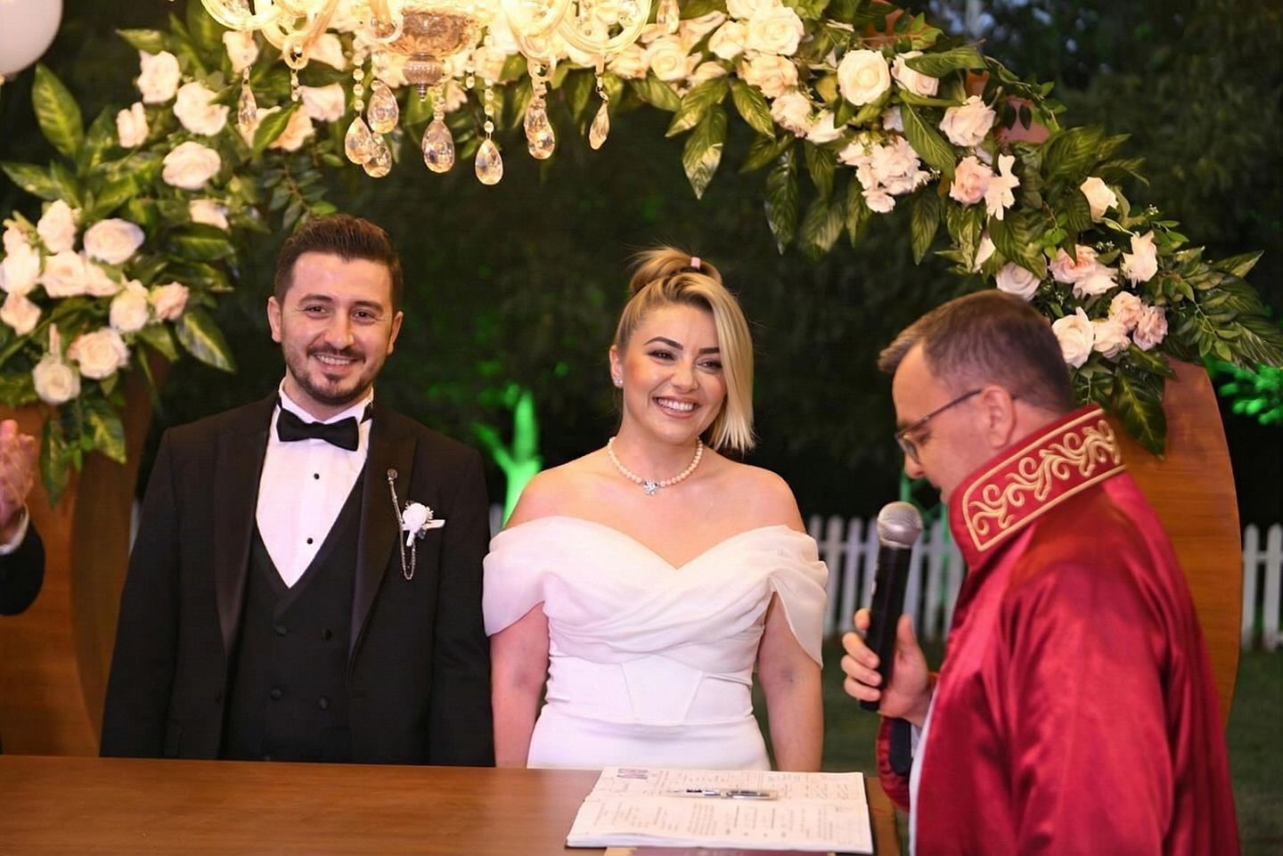 Altıeyl&uuml;l&rsquo;de yeni evlenecek &ccedil;iftelere 10 bin TL destek
