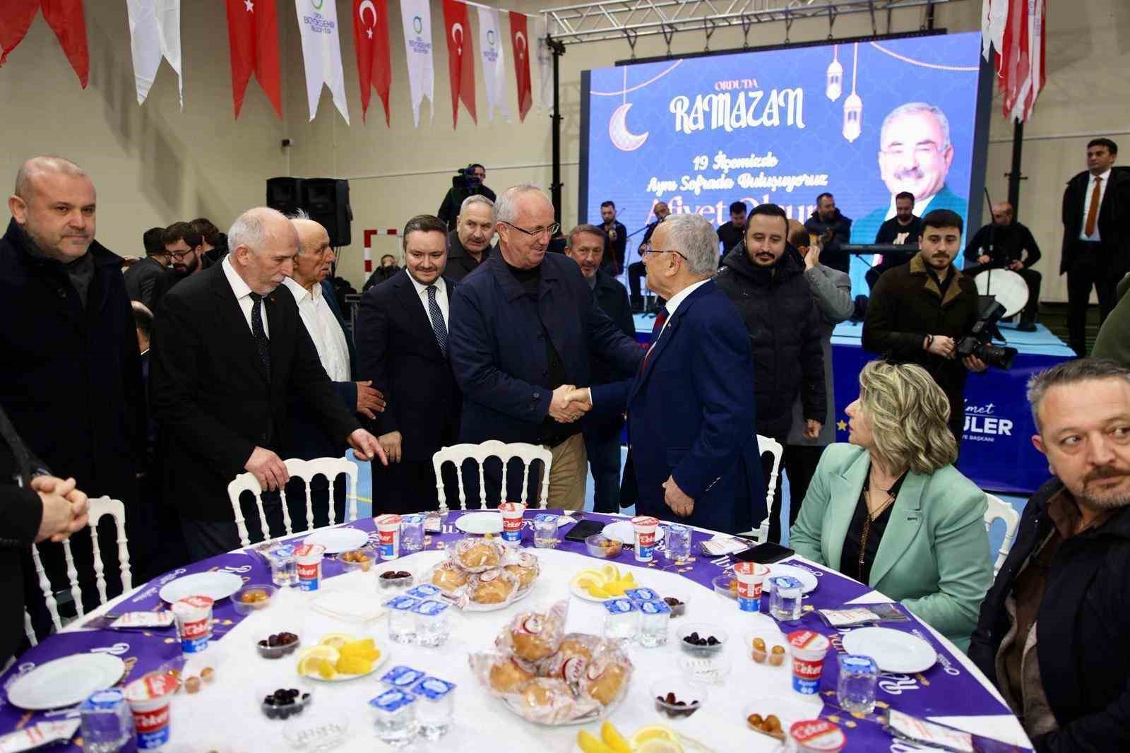 Başkan G&uuml;ler: "Bizim ayrımız gayrımız yok"
