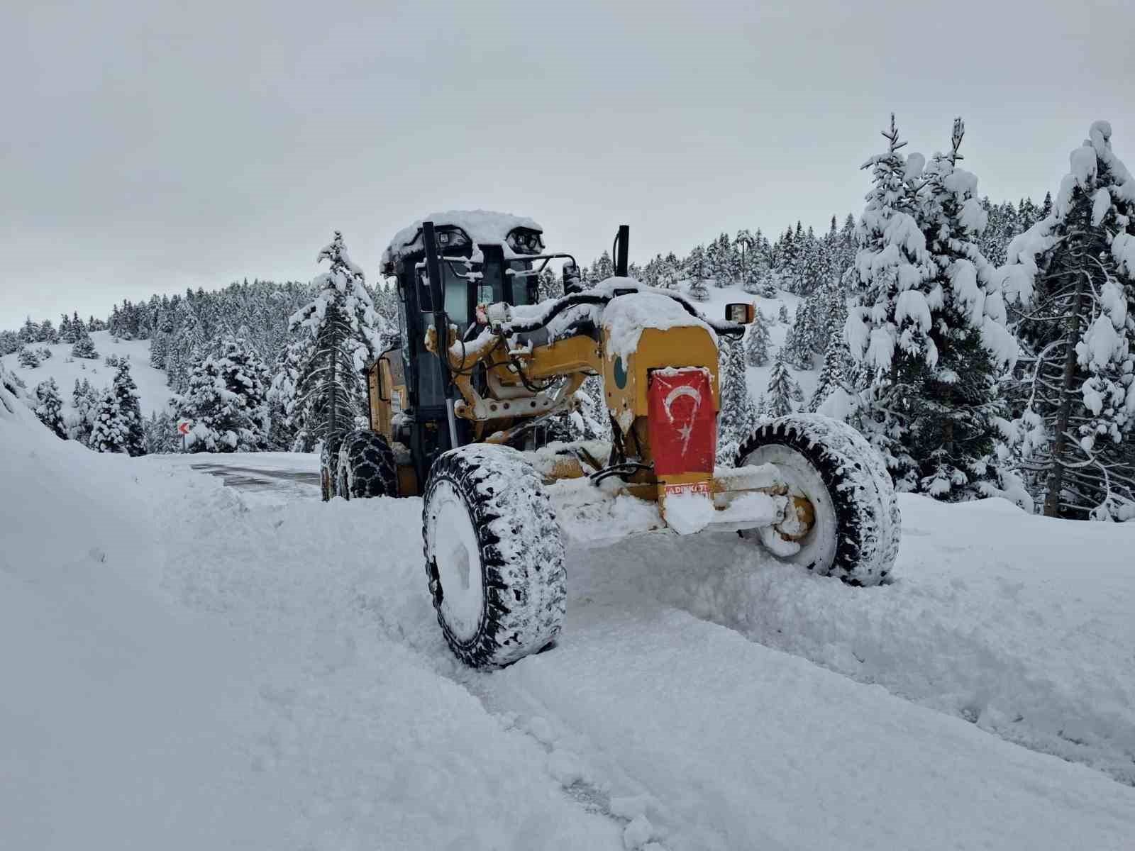 Kahramanmaraş ilçelerinde kar temizliği