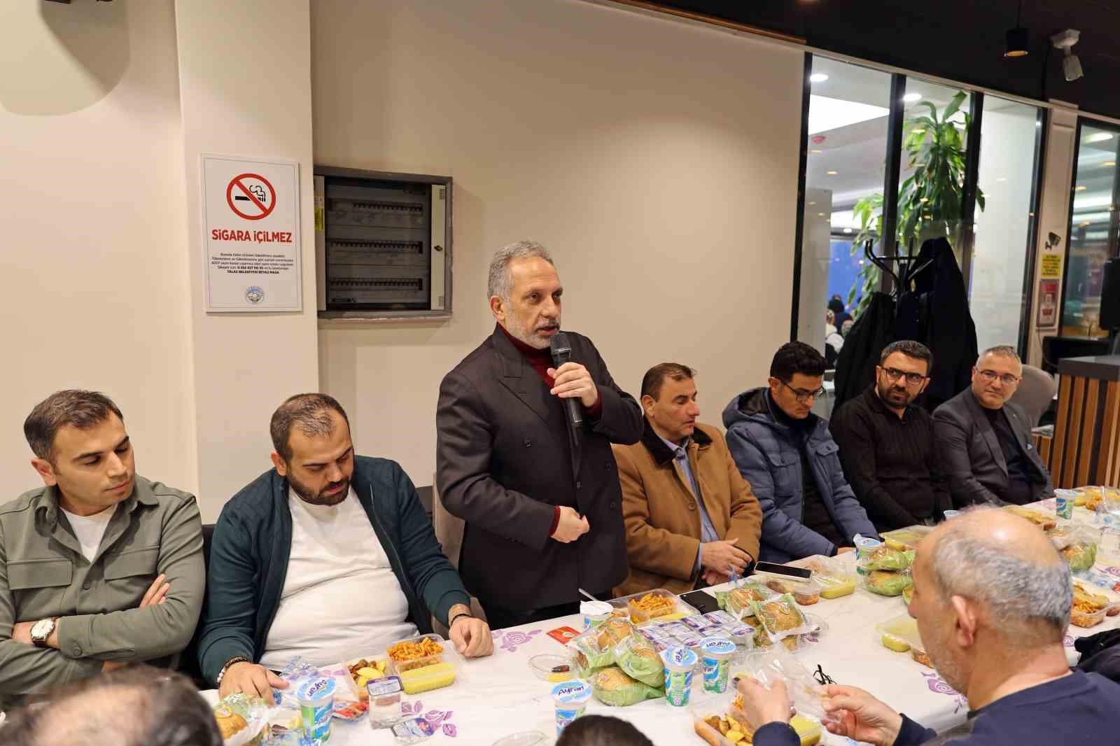 Başkan Yal&ccedil;ın g&ouml;n&uuml;l sofrasında vatandaşlarla iftar a&ccedil;tı
