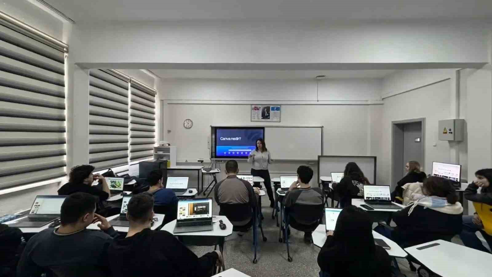 Sinop&rsquo;ta &ouml;ğrenciler dijital becerilerini at&ouml;lyede geliştirdi
