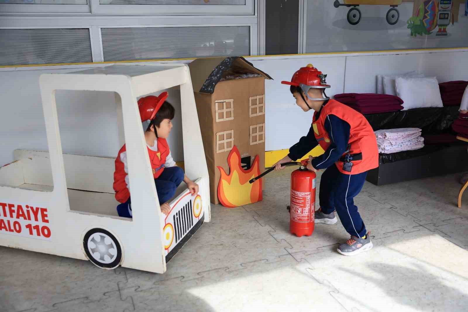 Efeler Belediyesi&rsquo;nden miniklere afet bilinci eğitimi
