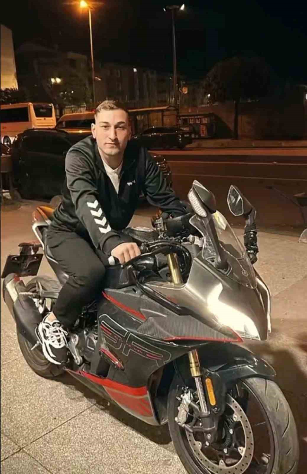 Gaziosmanpaşa&rsquo;da kız kardeşinin yanındaki genci bı&ccedil;aklayarak &ouml;ld&uuml;rd&uuml;
