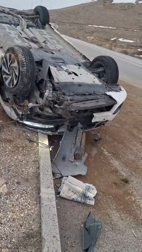 Otomobil takla attı, s&uuml;r&uuml;c&uuml; kazadan yara almadan kurtuldu
