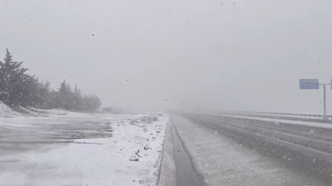 Denizli&rsquo;nin y&uuml;ksek kesimlerinde kar yağışı etkili oluyor
