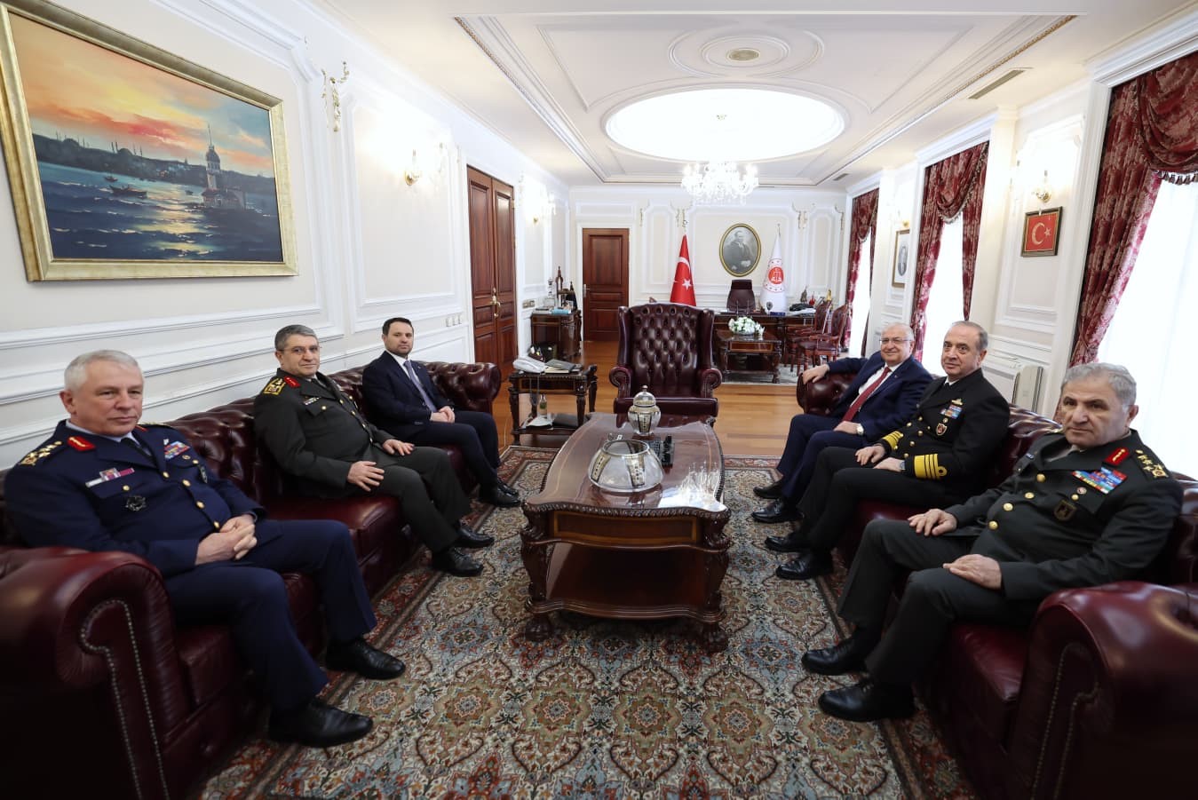 Milli Savunma Bakanı G&uuml;ler&rsquo;den Adalet Bakanı G&uuml;rlek&rsquo;e hayırlı olsun ziyareti
