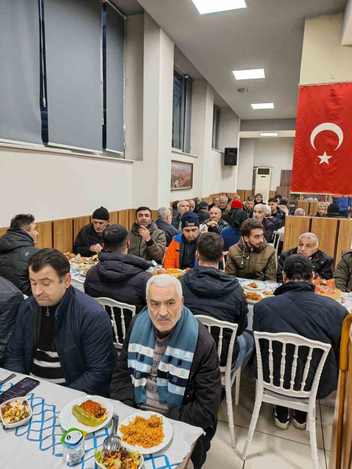 Tomarza Akdere Derneği&rsquo;nden Ramazan boyunca g&ouml;n&uuml;l sofrası
