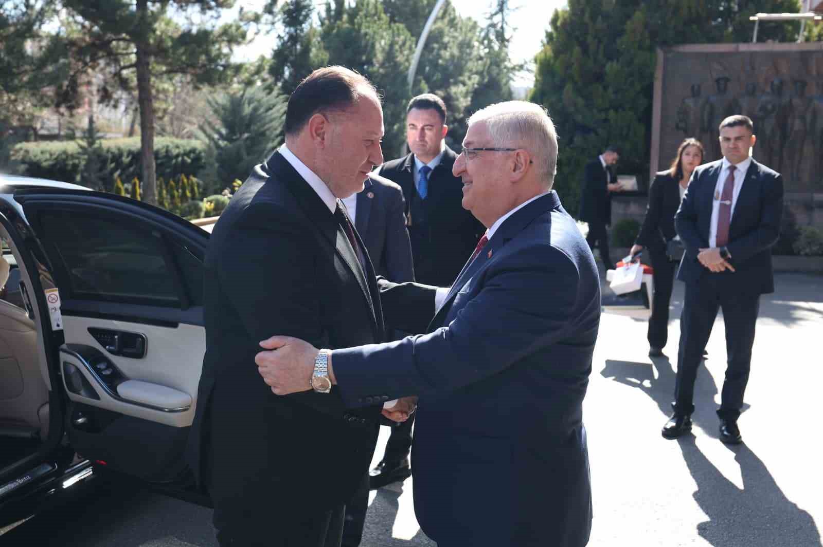 Bakan G&uuml;ler, KKTC Meclis Başkanı &Ouml;zt&uuml;rkler ile g&ouml;r&uuml;şt&uuml;
