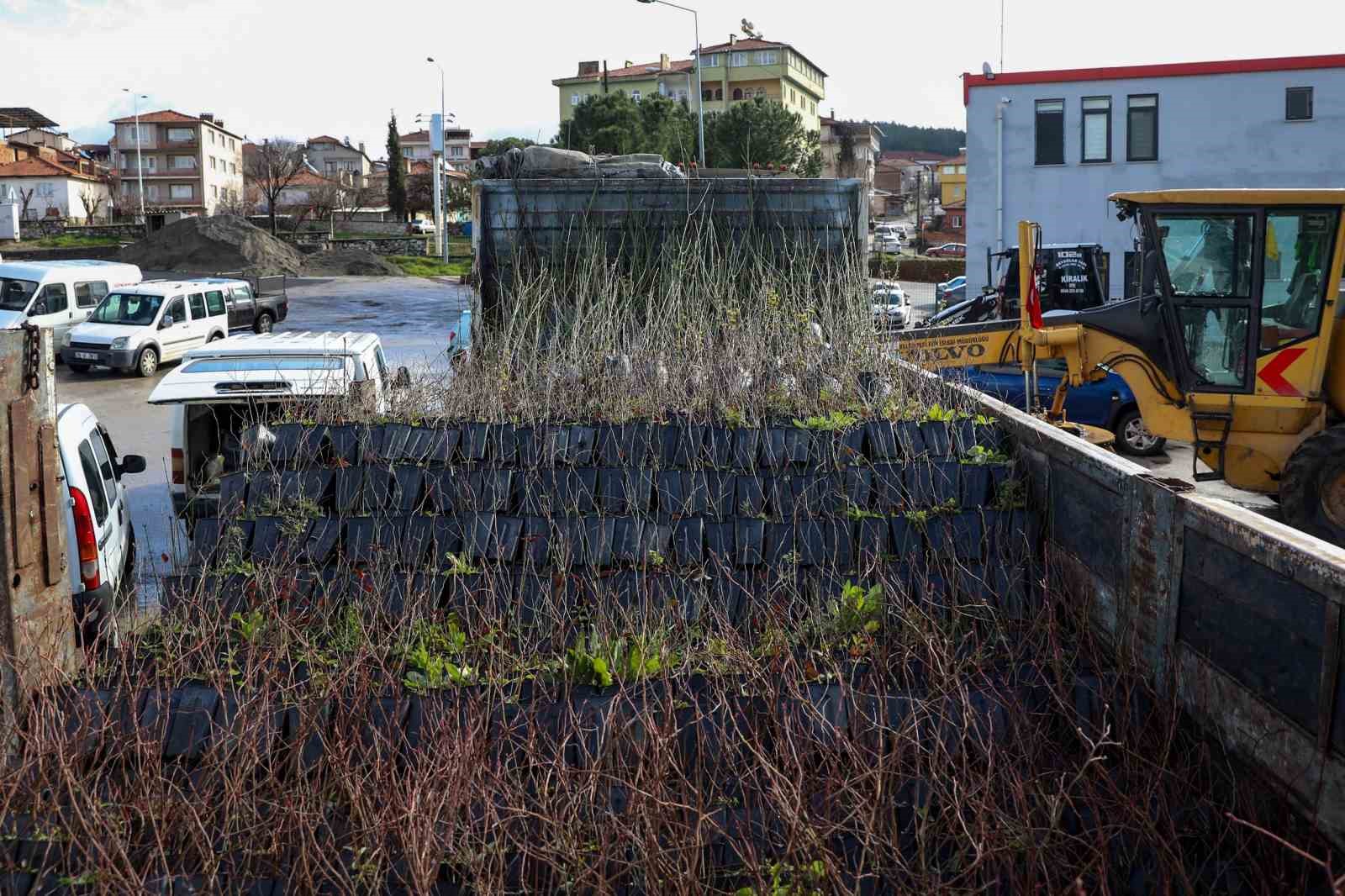 B&uuml;y&uuml;kşehirle kırsal b&uuml;y&uuml;yor, &ccedil;ift&ccedil;i g&uuml;&ccedil;leniyor
