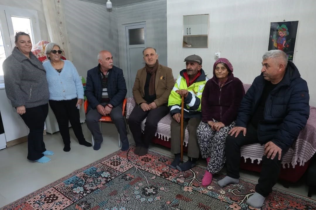 Başkan Kaya, G&uuml;l &ccedil;iftine kayıtsız kalmadı
