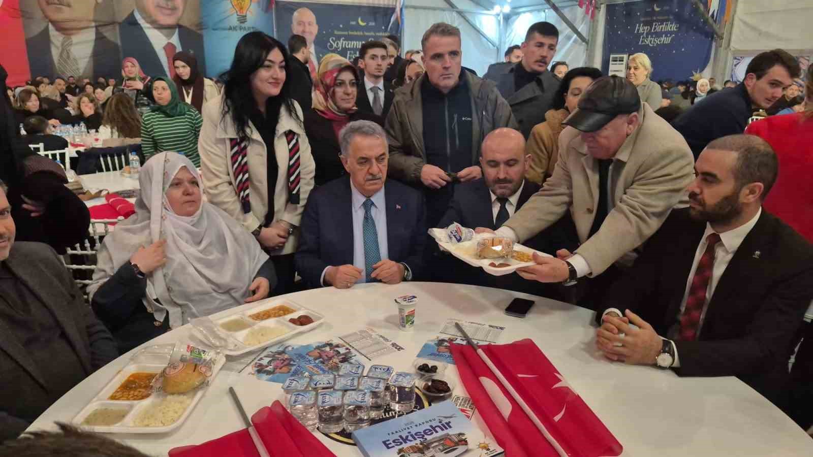 AK Parti İl Başkanı Albayrak: "Eskişehir i&ccedil;in ortaya koyduğumuz vizyonun sınırlarına CHP zihniyetinin hayalleri bile yetişemez"
