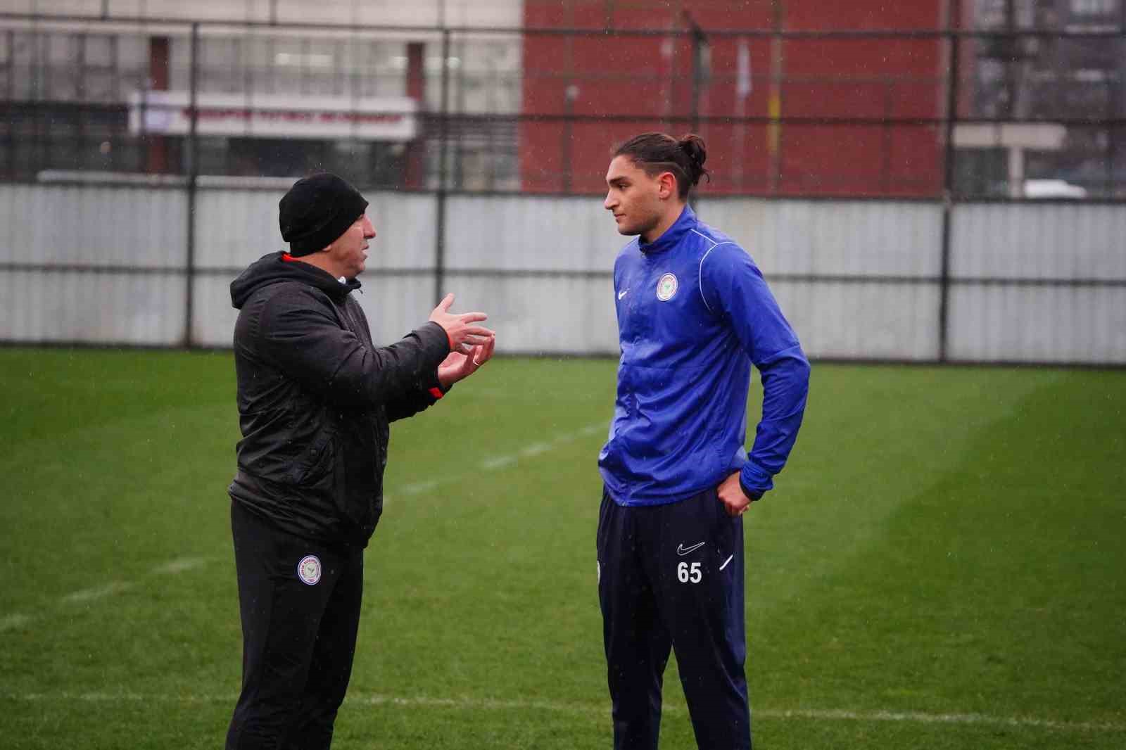 &Ccedil;aykur Rizespor, Kasımpaşa ma&ccedil;ı hazırlıkları s&uuml;rd&uuml;rd&uuml;
