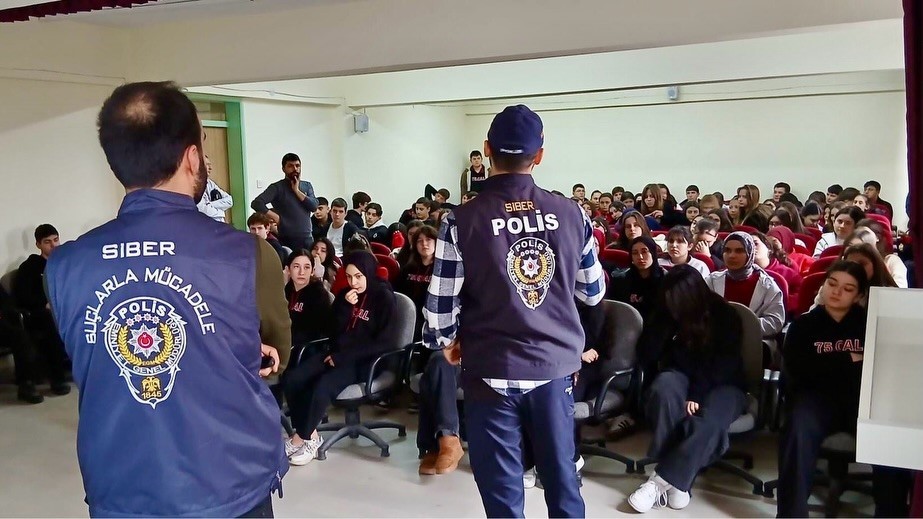 Bilecik’te öğrencilere SİBERAY kapsamında bilgilendirme