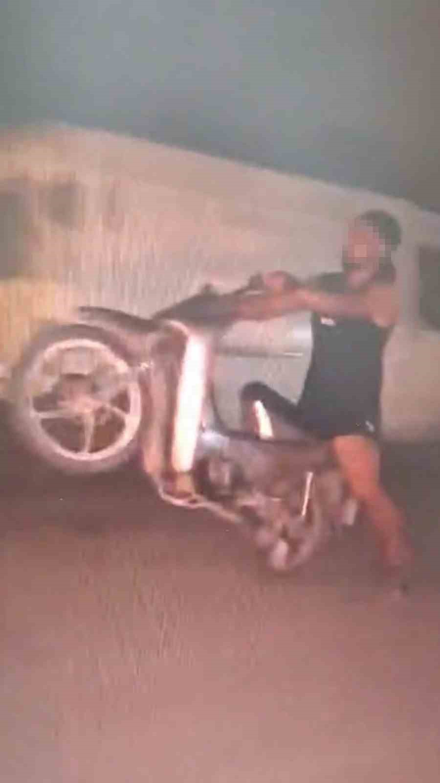 &lsquo;İsyanlardayız&rsquo; yazılı video paylaşımları yapan motosikletliye ceza uygulandı
