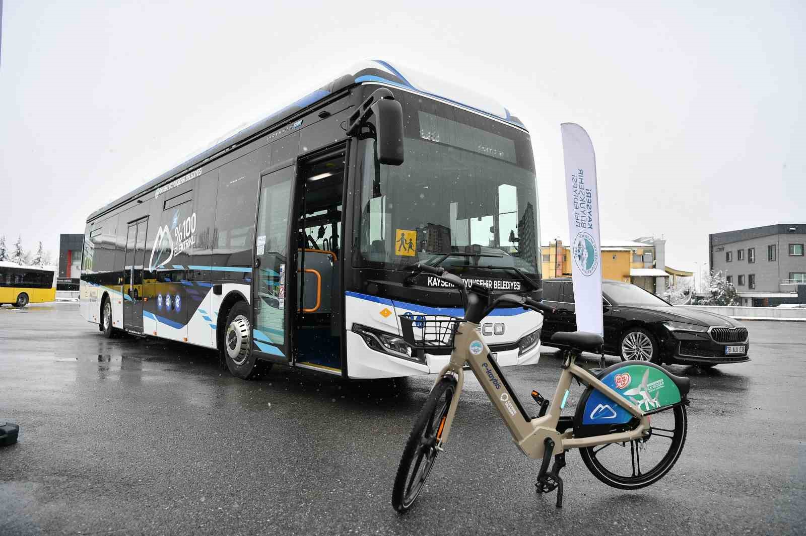 Başkan B&uuml;y&uuml;kkılı&ccedil;, &ccedil;evreci ve yenilenebilir elektrikli otob&uuml;s ile bisikletleri inceledi
