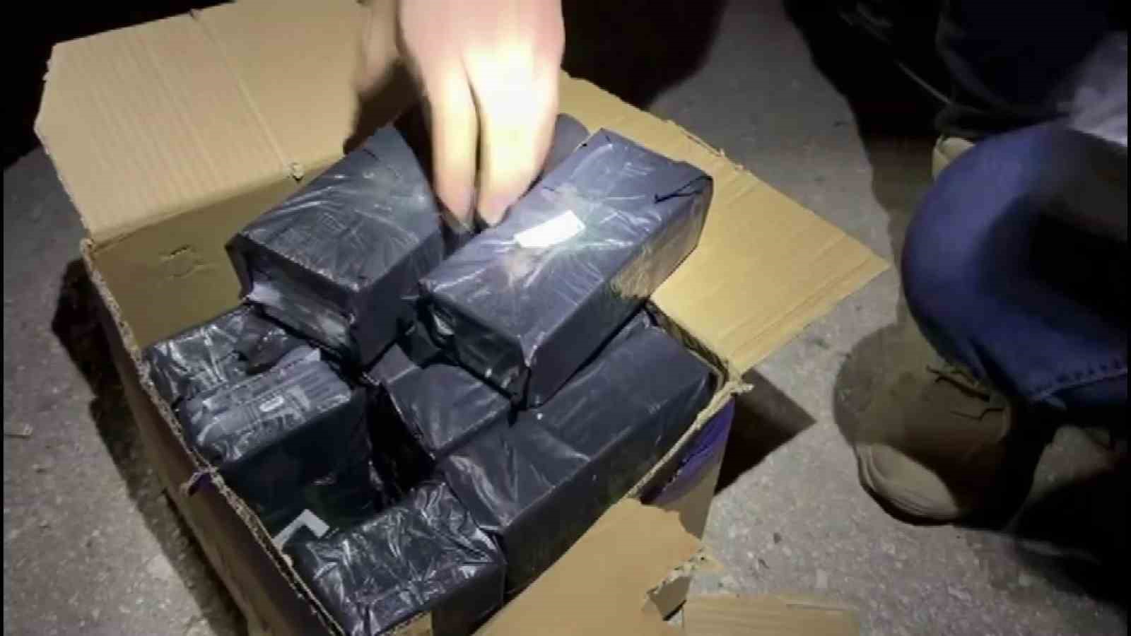 Kolilerden su değil ka&ccedil;ak telefonlar &ccedil;ıktı
