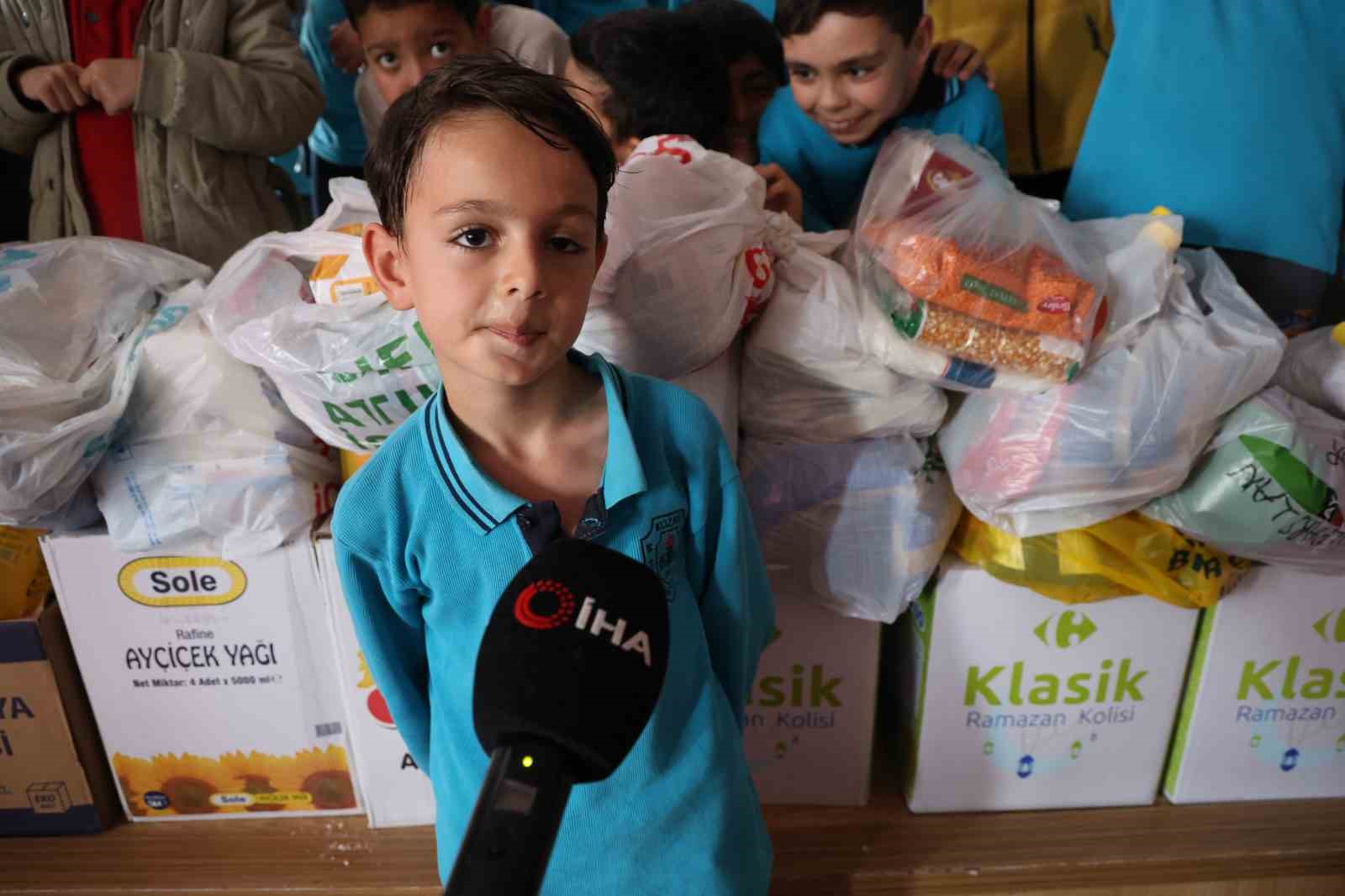 Minik y&uuml;reklerden b&uuml;y&uuml;k dayanışma
