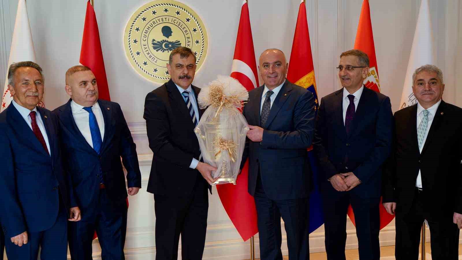 Başkan &Ouml;zakalın ve ETSO heyetinden İ&ccedil;işleri Bakanı Mustafa &Ccedil;ift&ccedil;i&rsquo;ye ziyaret
