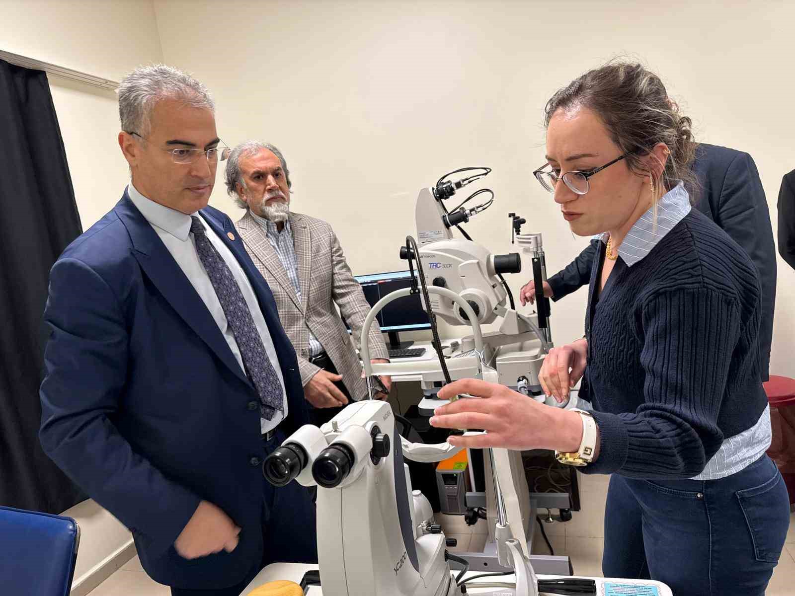 Ergani Devlet Hastanesi’nde göz anjiyo cihazı hizmete girdi