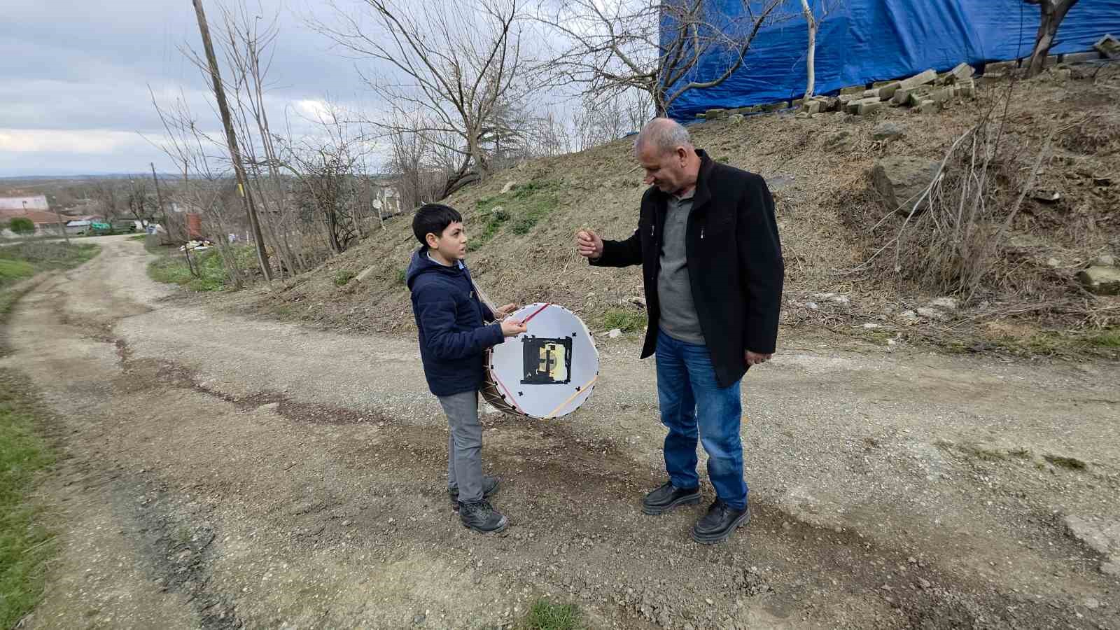 Edirne&rsquo;nin en k&uuml;&ccedil;&uuml;k Ramazan davulcusu 400 haneyi sahura kaldırıyor
