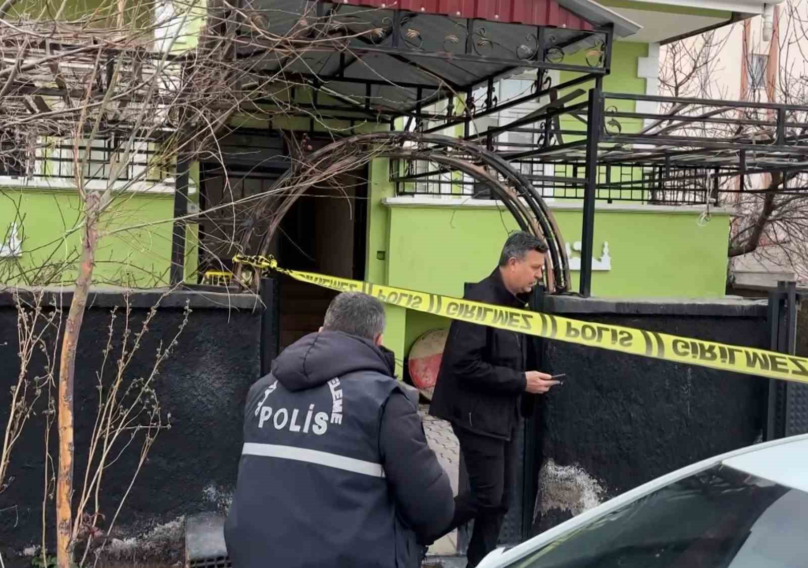 Kavga ettiği karısını t&uuml;fekle vurup ağır yaraladı
