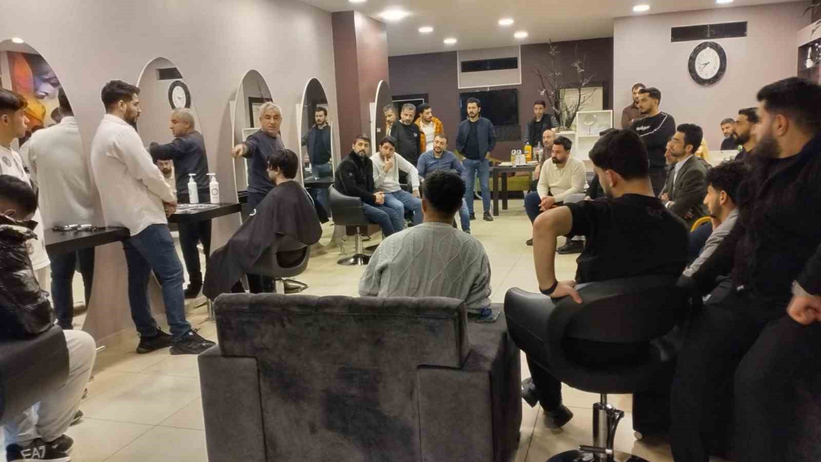 Diyarbakır&rsquo;da erkek berberlerine eğitim
