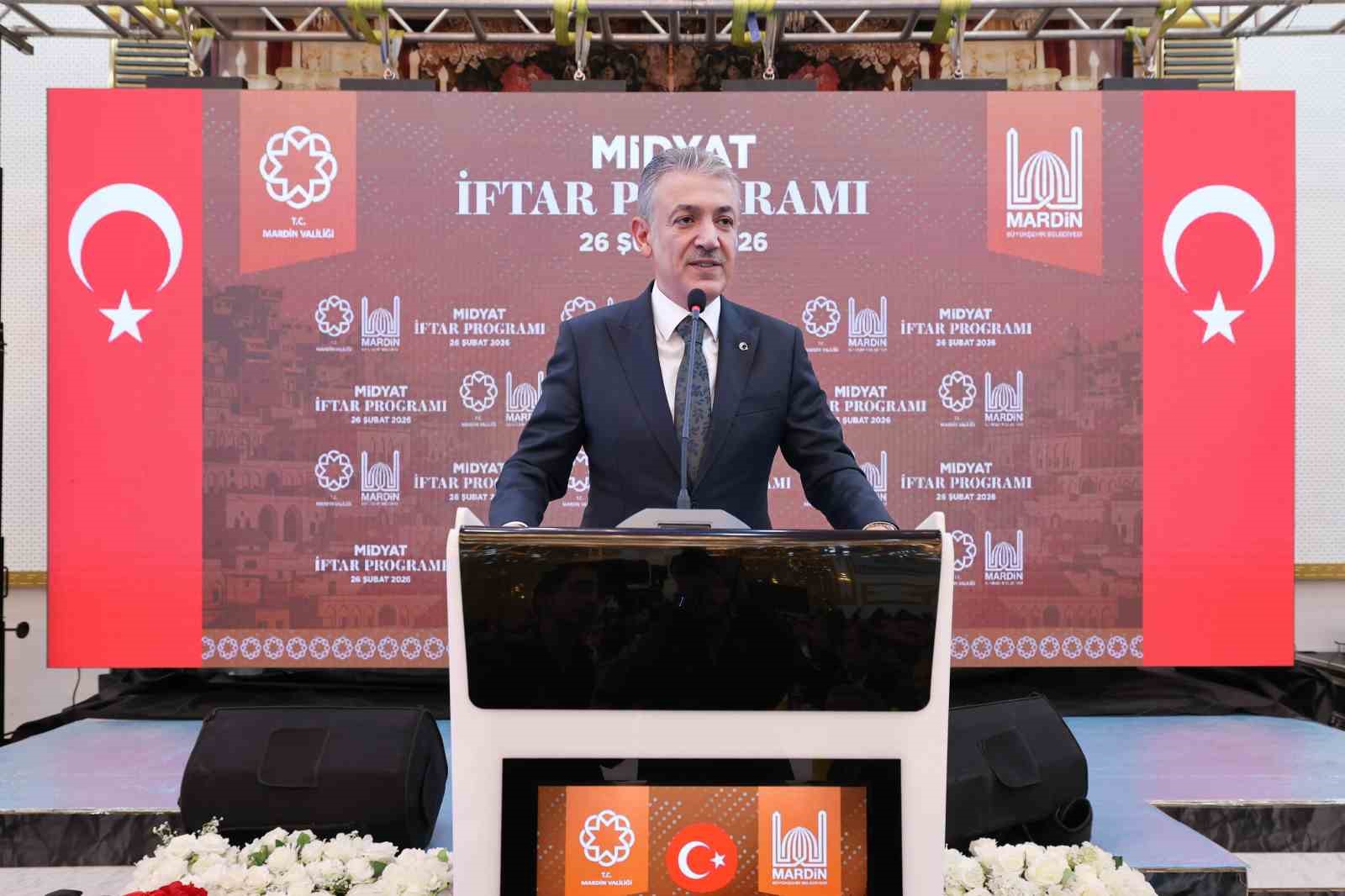 Vali Akkoyun, Midyat’ta vatandaşlarla iftarda bir araya geldi