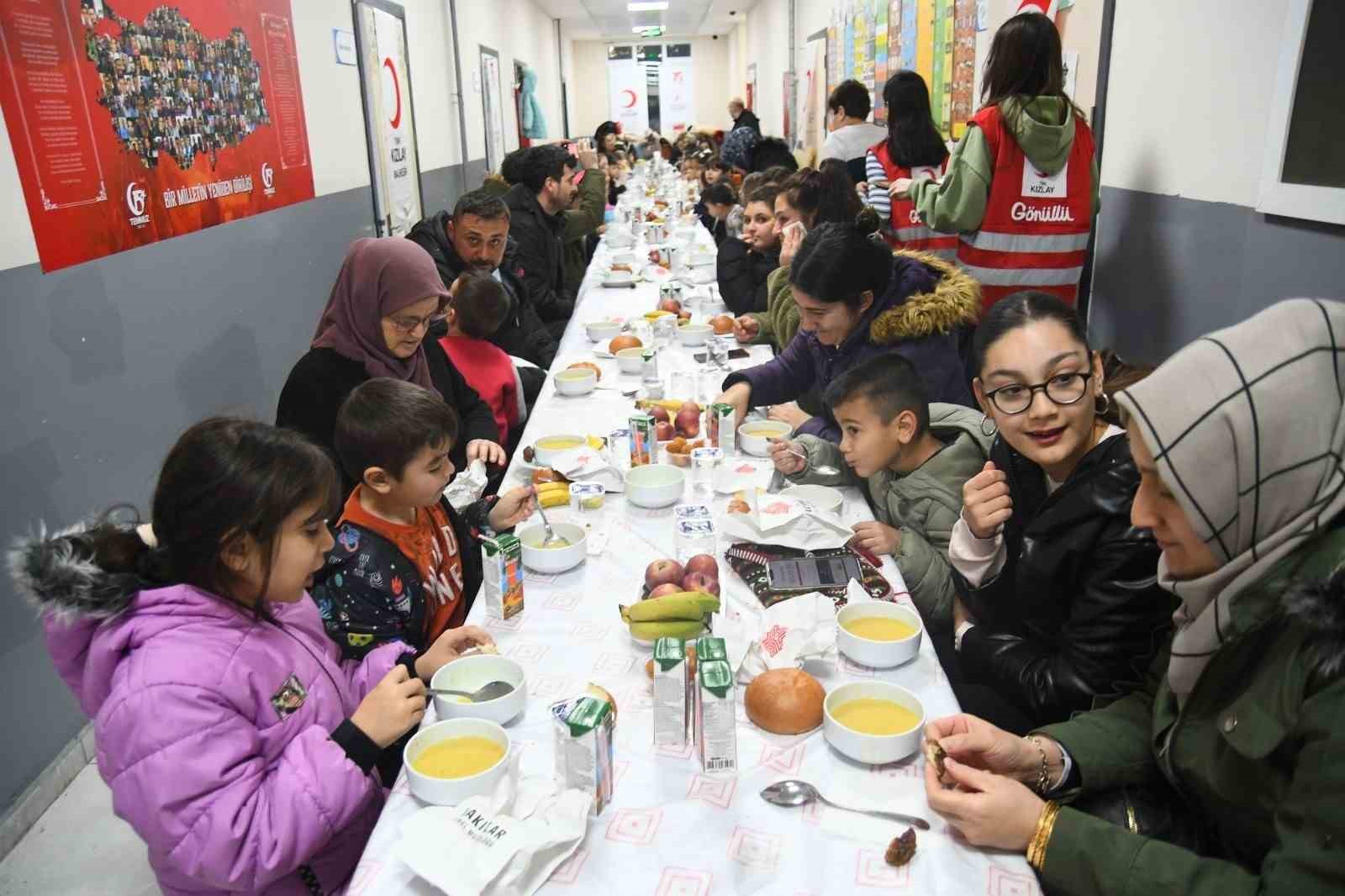 Sındırgı&rsquo;da Geleneksel &Ccedil;ocuk İftarı ger&ccedil;ekleşti
