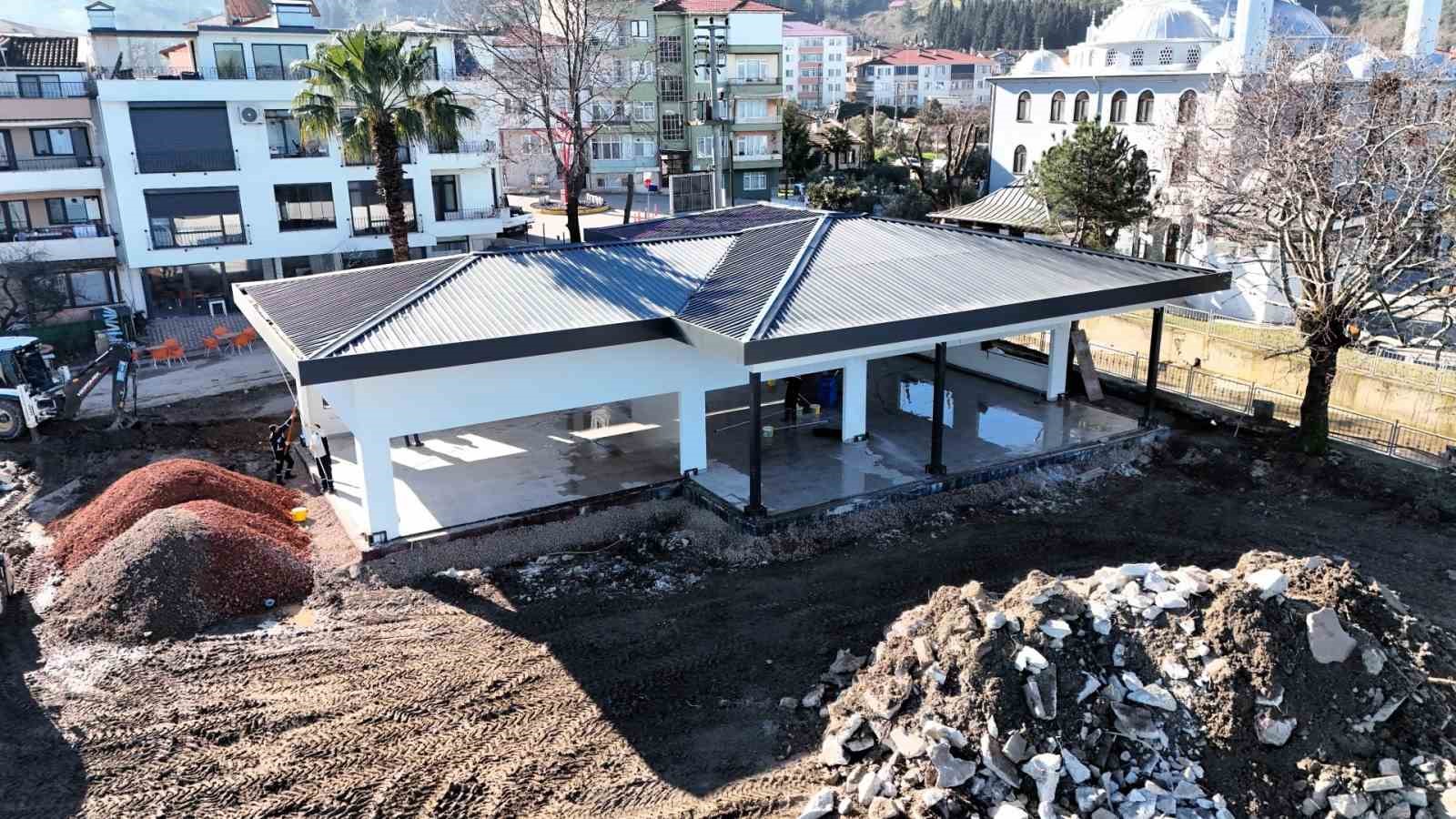 Ulaşlı Sahil şeridi fırtınaya karşı yenileniyor
