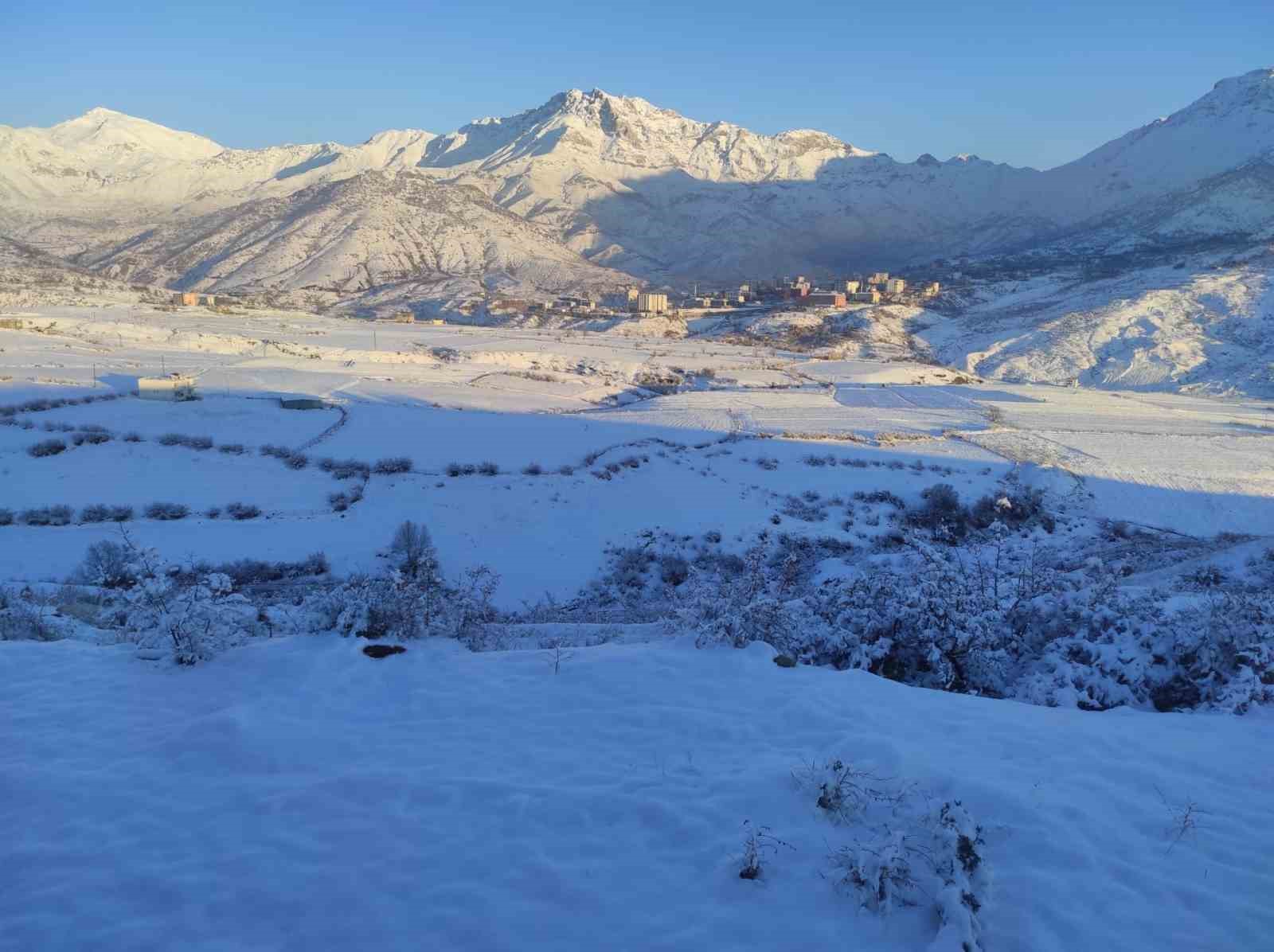 Batman&rsquo;da kar yağışı hayatı olumsuz etkiledi
