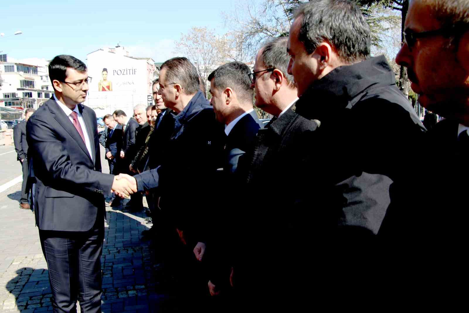 Uşak&rsquo;ın yeni Valisi Serdar Kartal g&ouml;revine başladı
