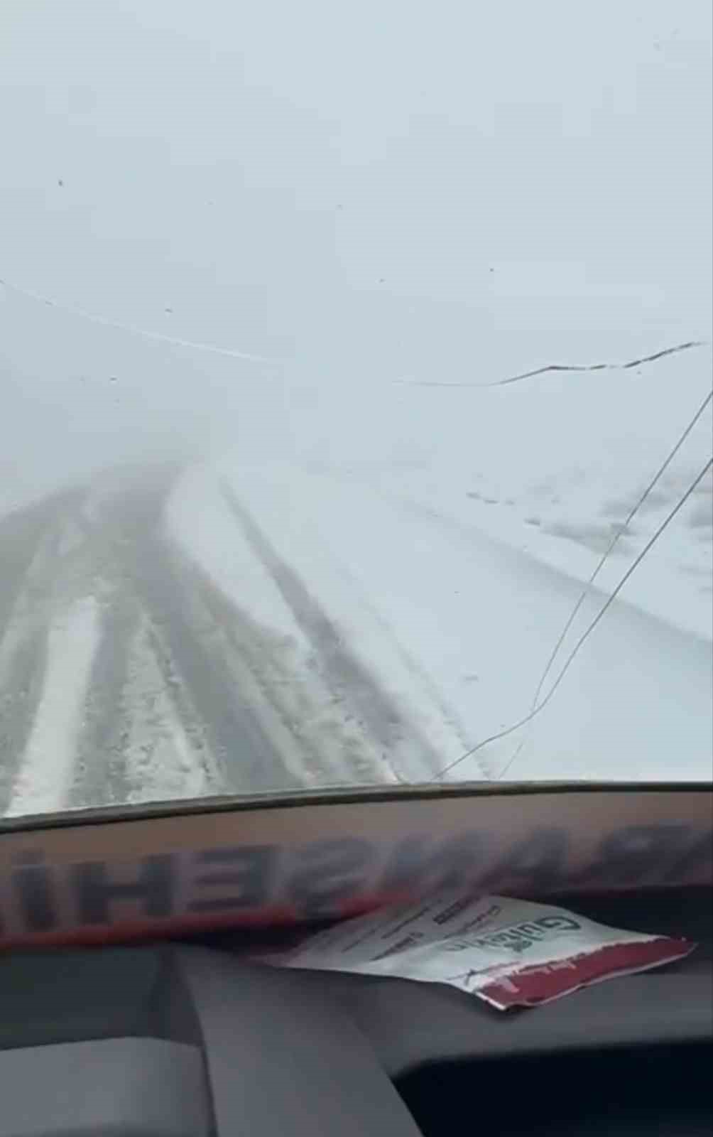 Viranşehir&rsquo;de kar yağışı trafiği olumsuz etkiledi
