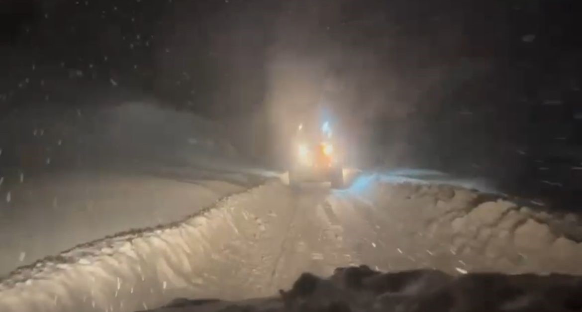 Siirt&rsquo;te kar yağışı nedeniyle 117 k&ouml;y yolu ulaşıma kapandı
