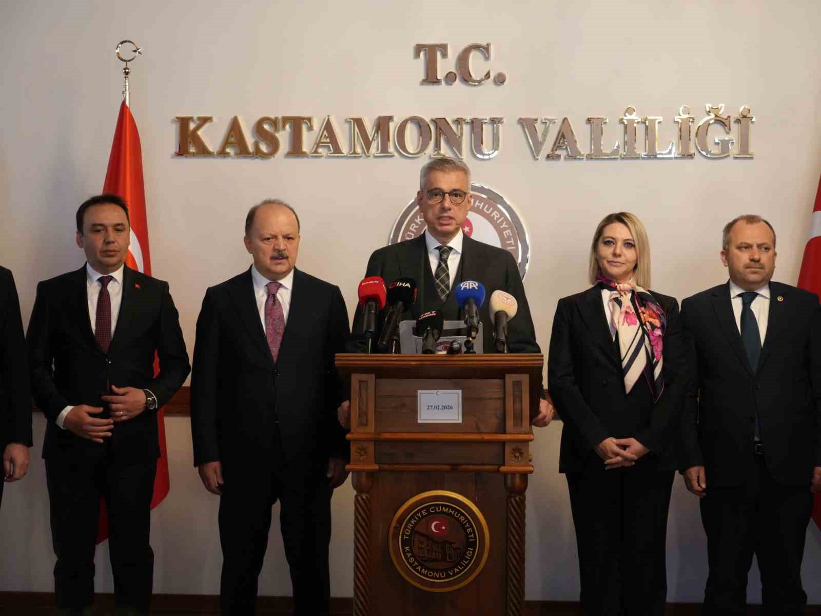 Sağlık Bakanı Kemal Memişoğlu: "T&uuml;rkiye sağlık teknolojisini &uuml;reten, kendi ilacını, molek&uuml;l&uuml;n&uuml; &uuml;reten bir &uuml;lke haline gelme yolunda"
