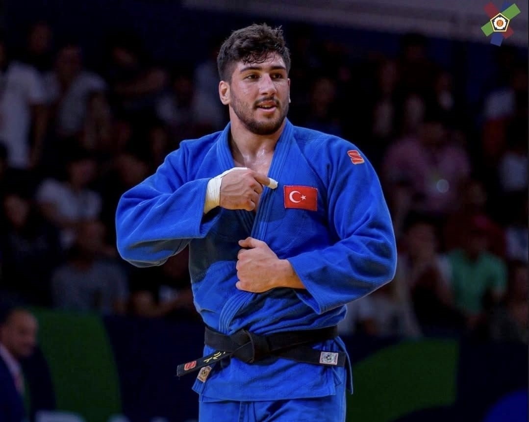 Avrupa Şampiyonu Mert Şişmanlar Yunusemre Belediyespor&rsquo;da
