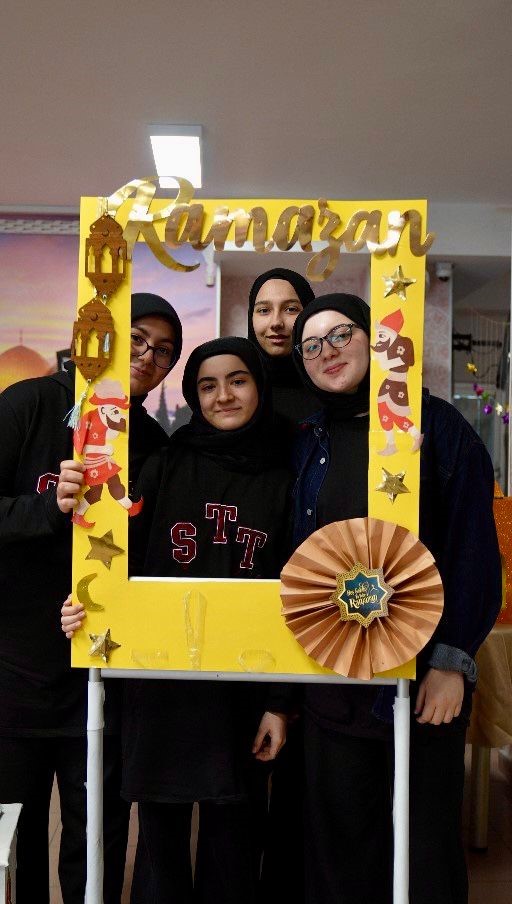 Esenler’de liselerde "Görevimiz Ramazan" projesi gençlerin toplumsal sorumluluk bilincini güçlendiriyor