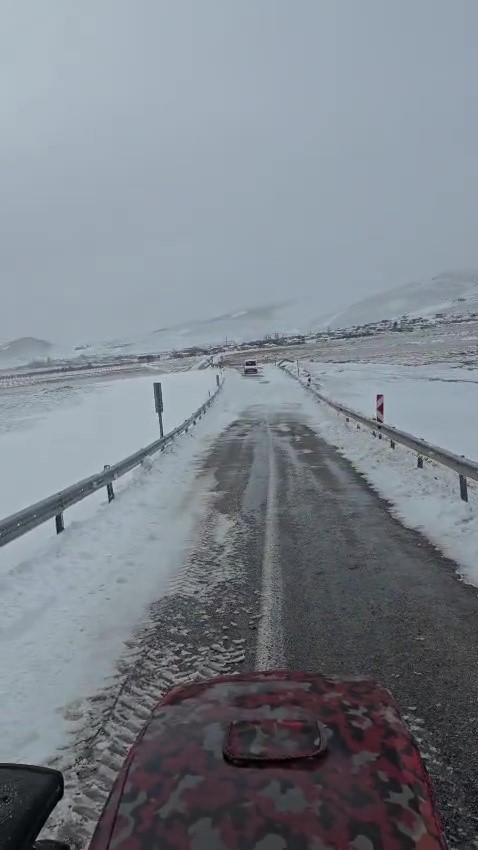 Elbistan-Darende kara yolu ulaşıma kapandı
