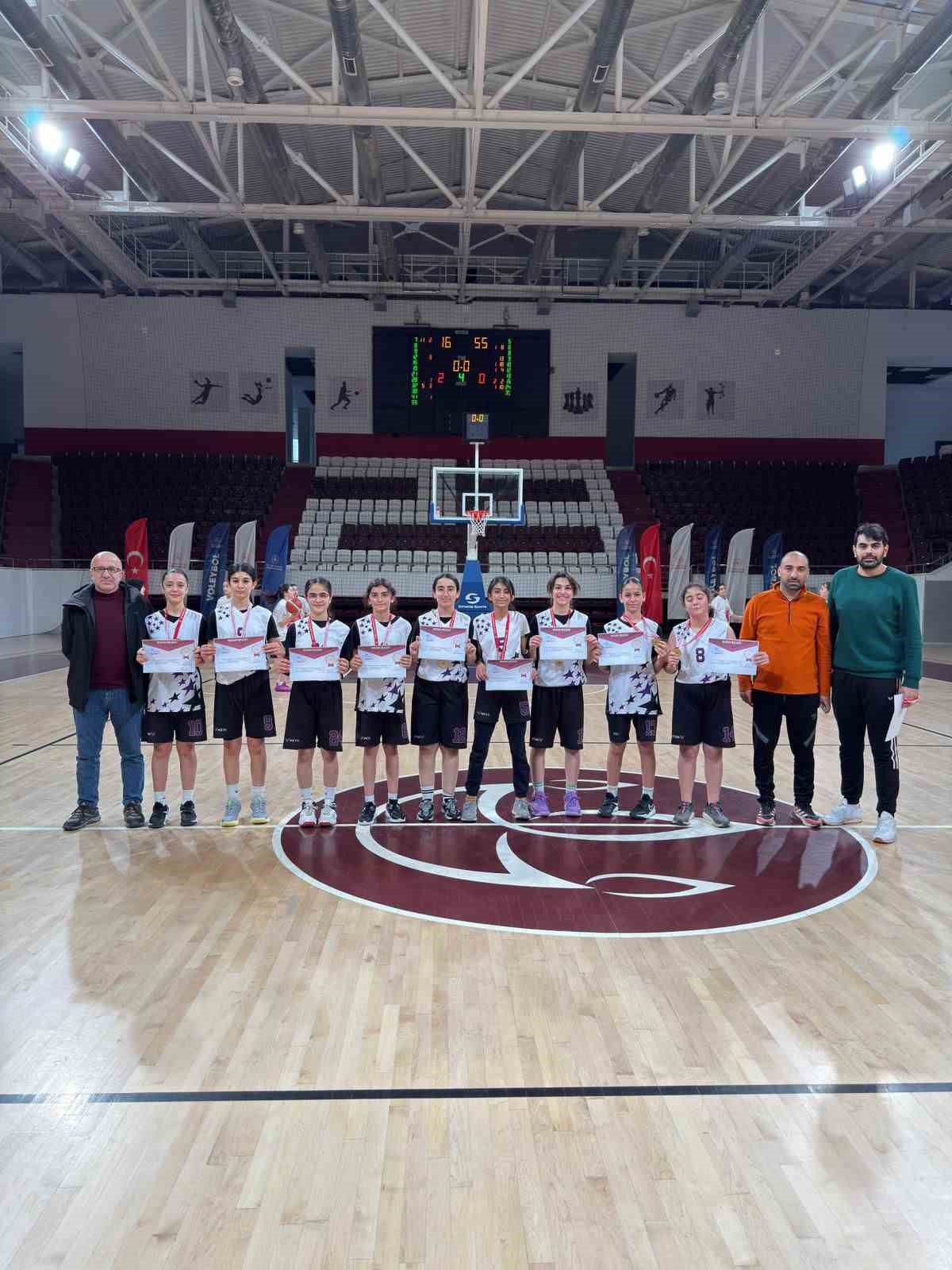 Elazığ&rsquo;da basketbol b&ouml;lge şampiyonası sona erdi
