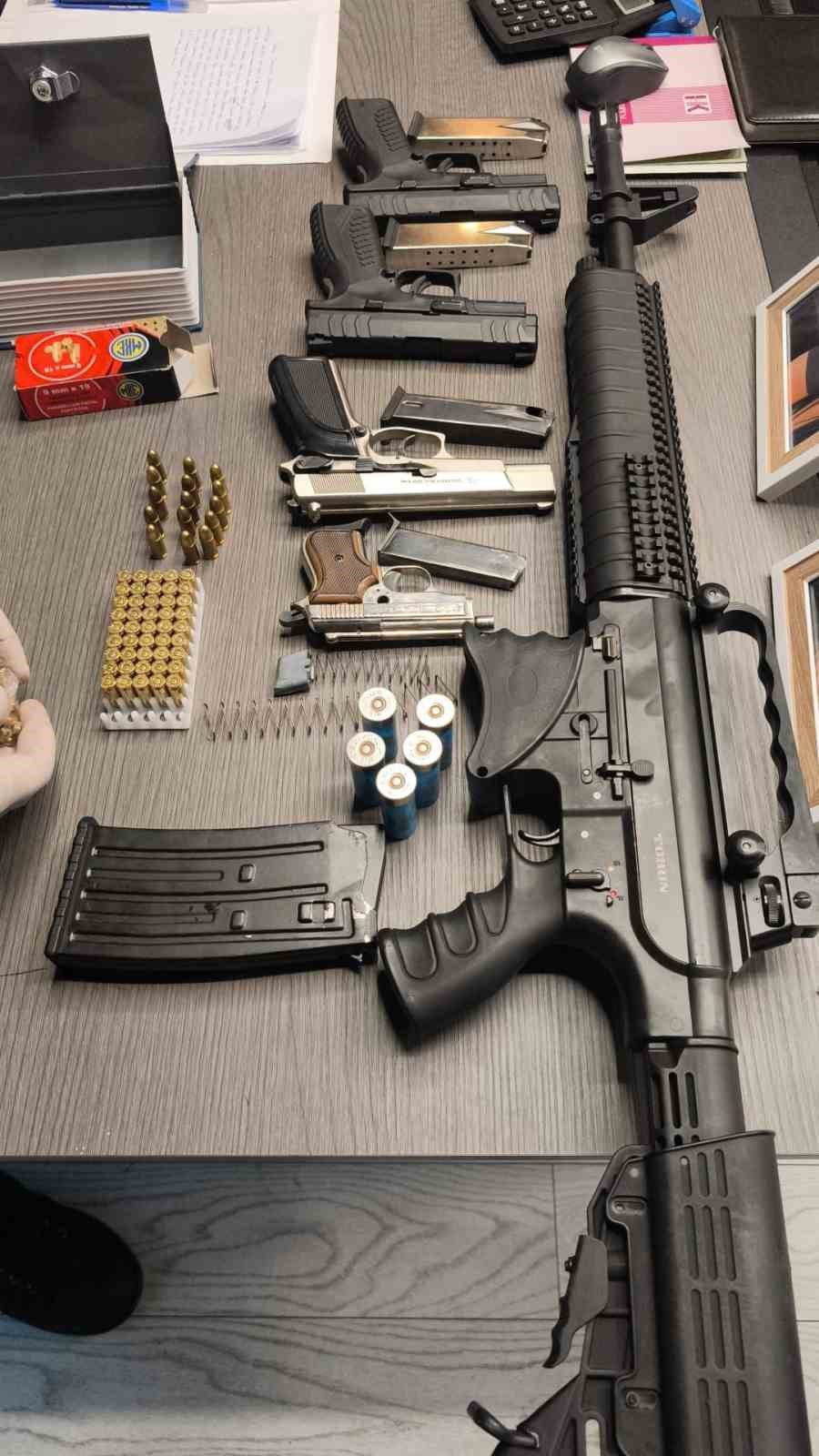 İkametlerini silah imalathanesine &ccedil;eviren şebekeye operasyon: 1 tutuklama
