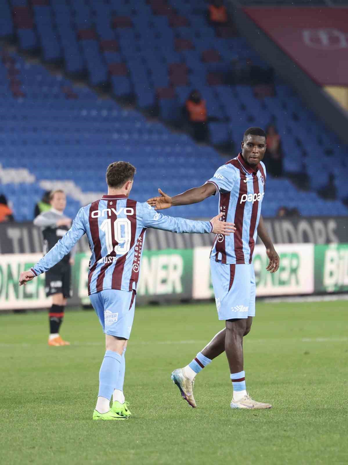 Trendyol S&uuml;per Lig: Trabzonspor: 1 - Fatih Karag&uuml;mr&uuml;k: 1 (İlk yarı)
