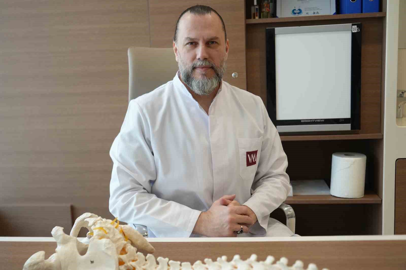 "Kapalı omurga cerrahisi ile felç riski yok denecek kadar azaltılabiliyor"