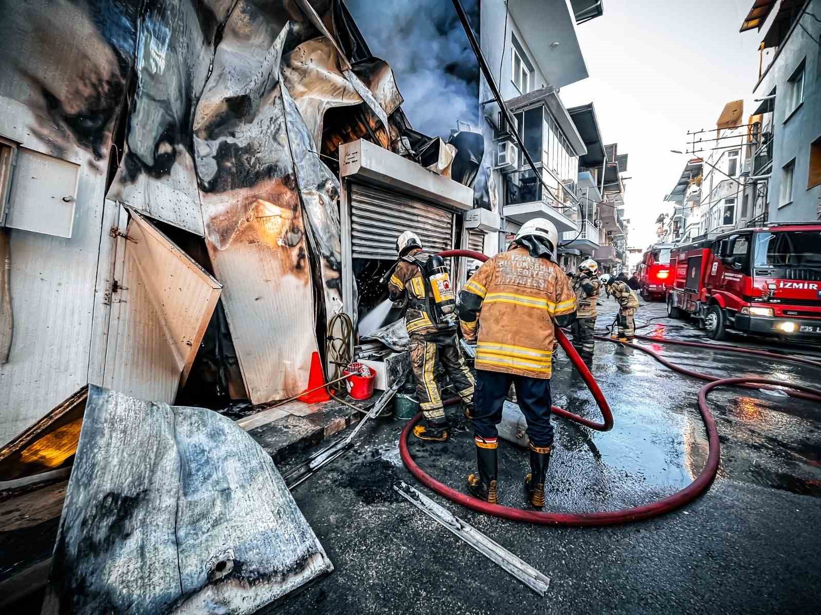 Buca&rsquo;da iş yerinde yangın
