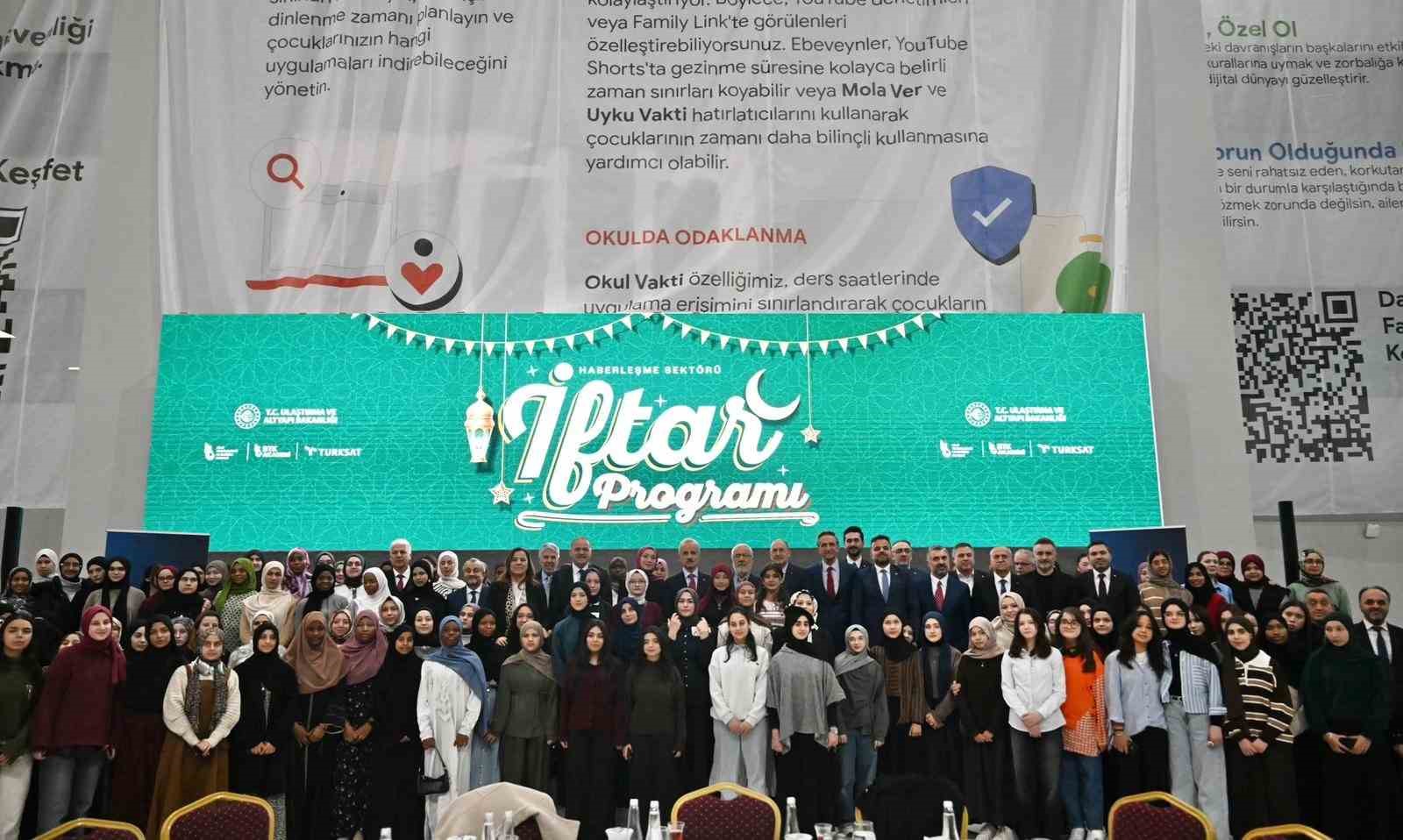 Bakan Uraloğlu: "15 yaşından küçük çocuklar sosyal paylaşım sitelerinde hesap açamayacak"