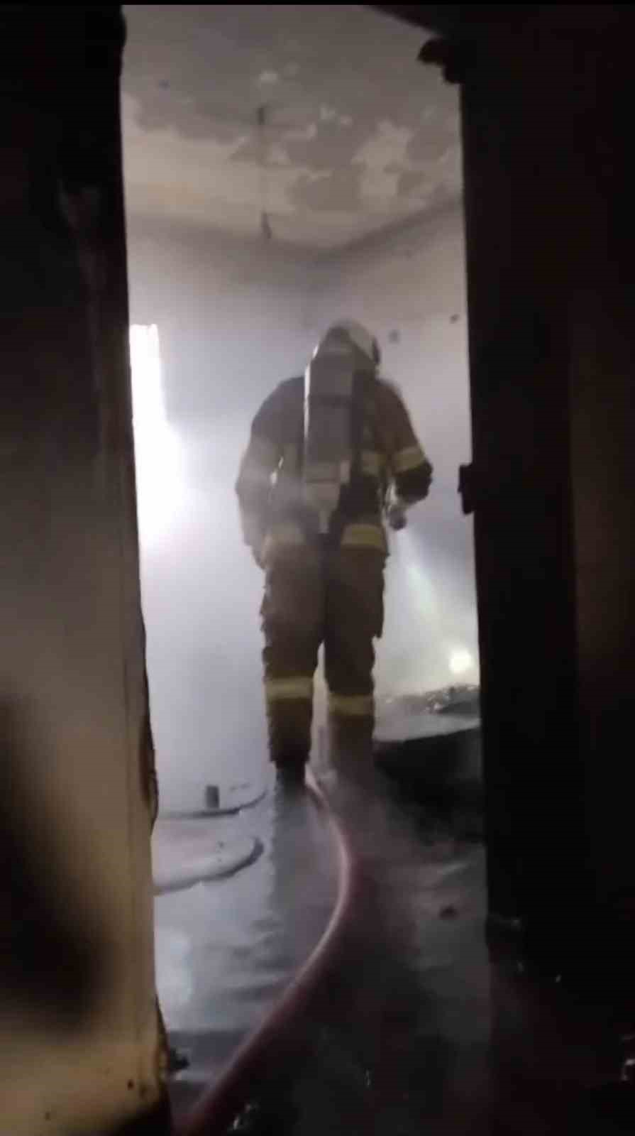 Mardin&rsquo;de m&uuml;stakil evde &ccedil;ıkan yangın s&ouml;nd&uuml;r&uuml;ld&uuml;
