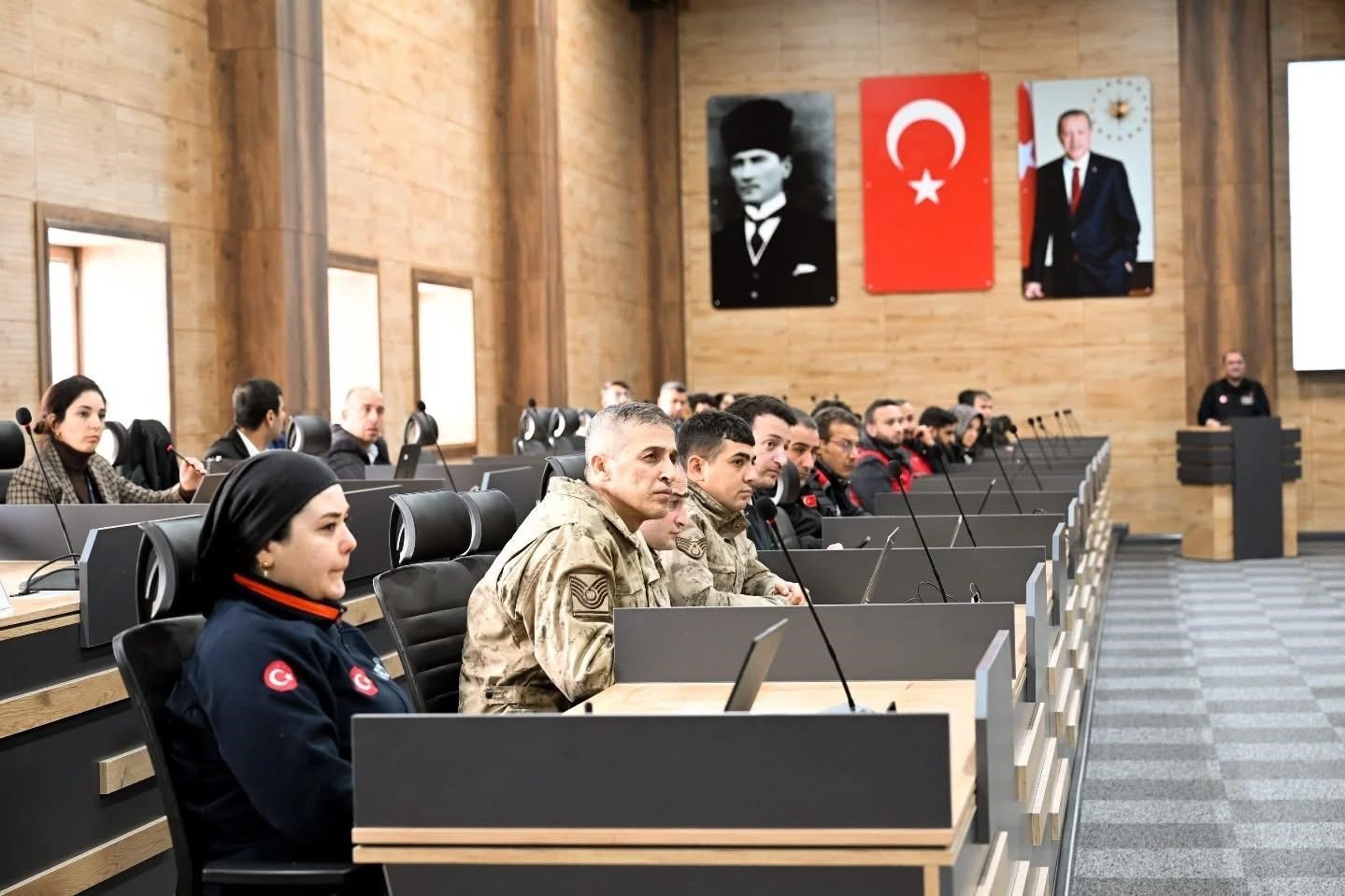 Vali Aydın Baruş başkanlığında, afet ve acil durum toplantısı yapıldı