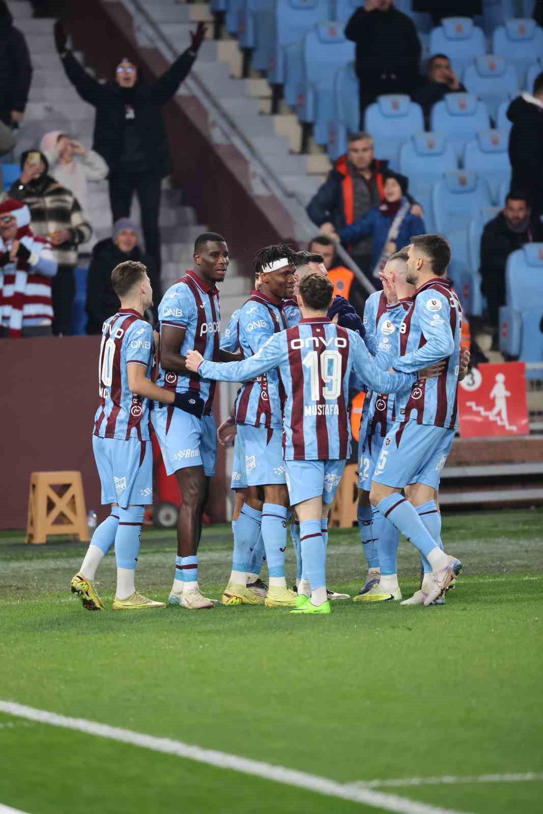 Trendyol Süper Lig: Trabzonspor: 3 - Fatih Karagümrük: 1 (Maç sonucu)