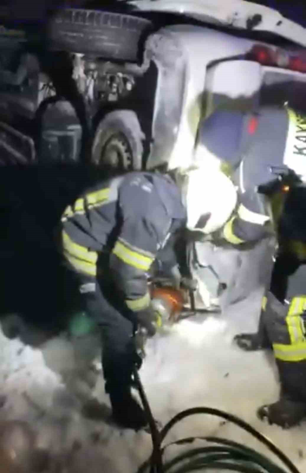 Kayseri’de hafif ticari araç şarampole yuvarlandı: 4 yaralı