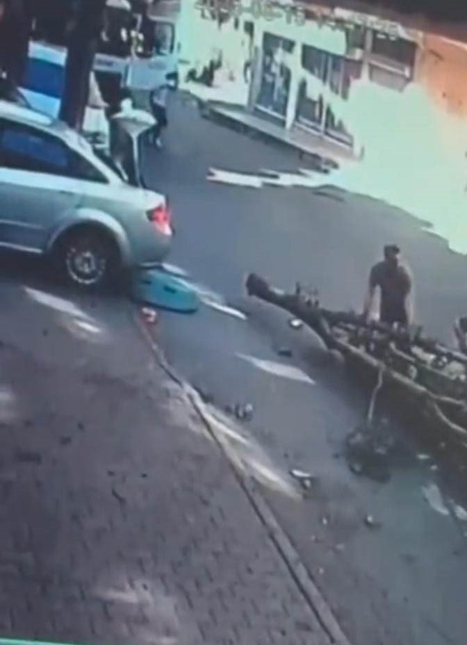 &Uuml;zerine ağa&ccedil; devrilen oyuncu İbrahim Yıldız hayatını kaybetti
