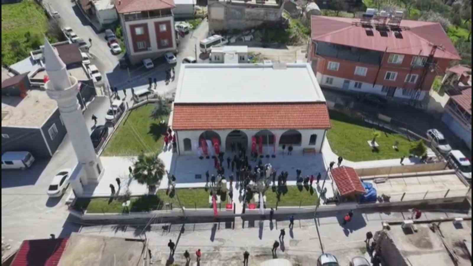 Depremin ardından inşa edilen 120. cami ibadete a&ccedil;ıldı
